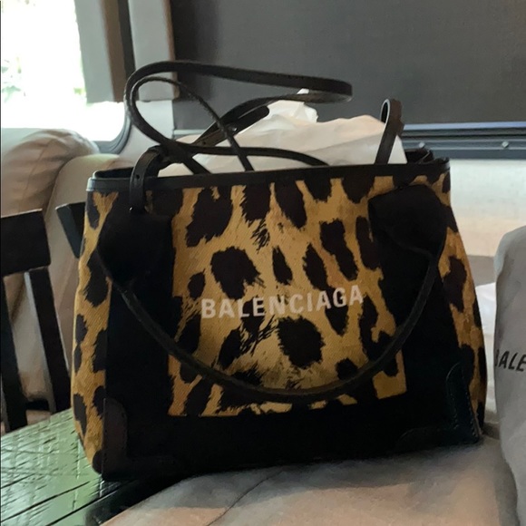 NWT never worn balenciaga - Picture 2 of 2